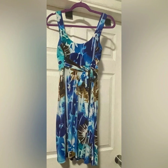 Bisou Bisou Dress with tie back - Picture 2 of 6